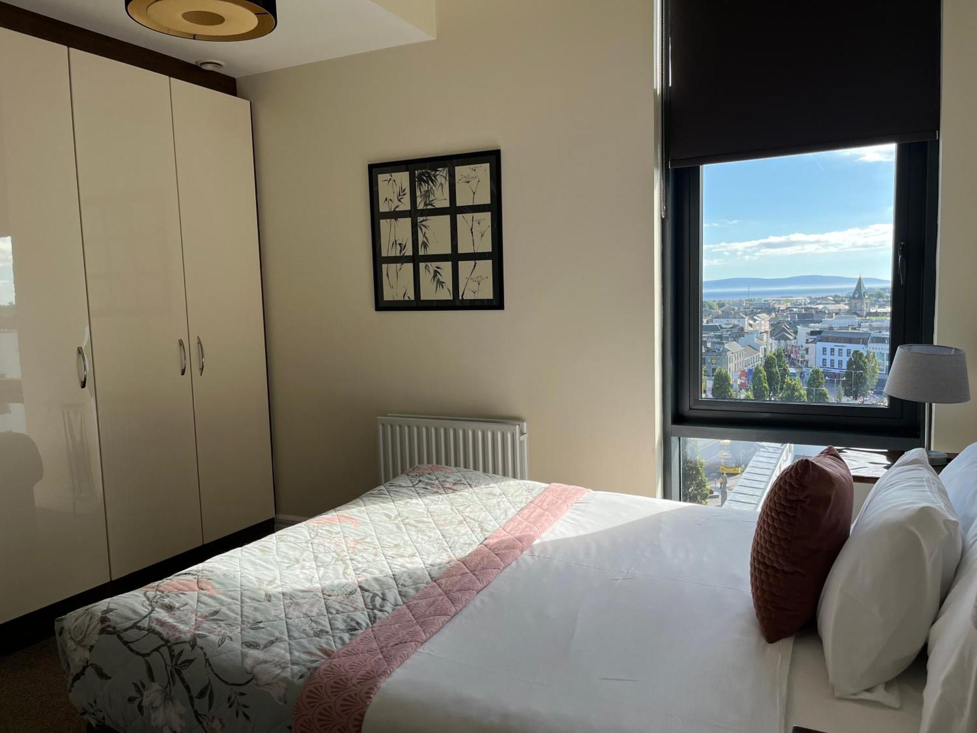 The Western Citypoint Apartments Galway Ngoại thất bức ảnh