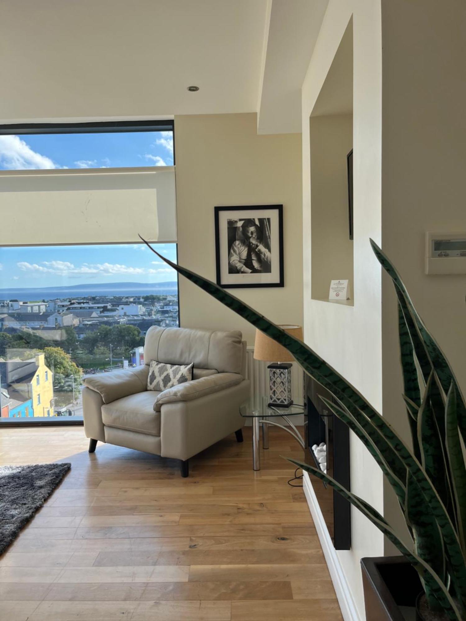 The Western Citypoint Apartments Galway Ngoại thất bức ảnh