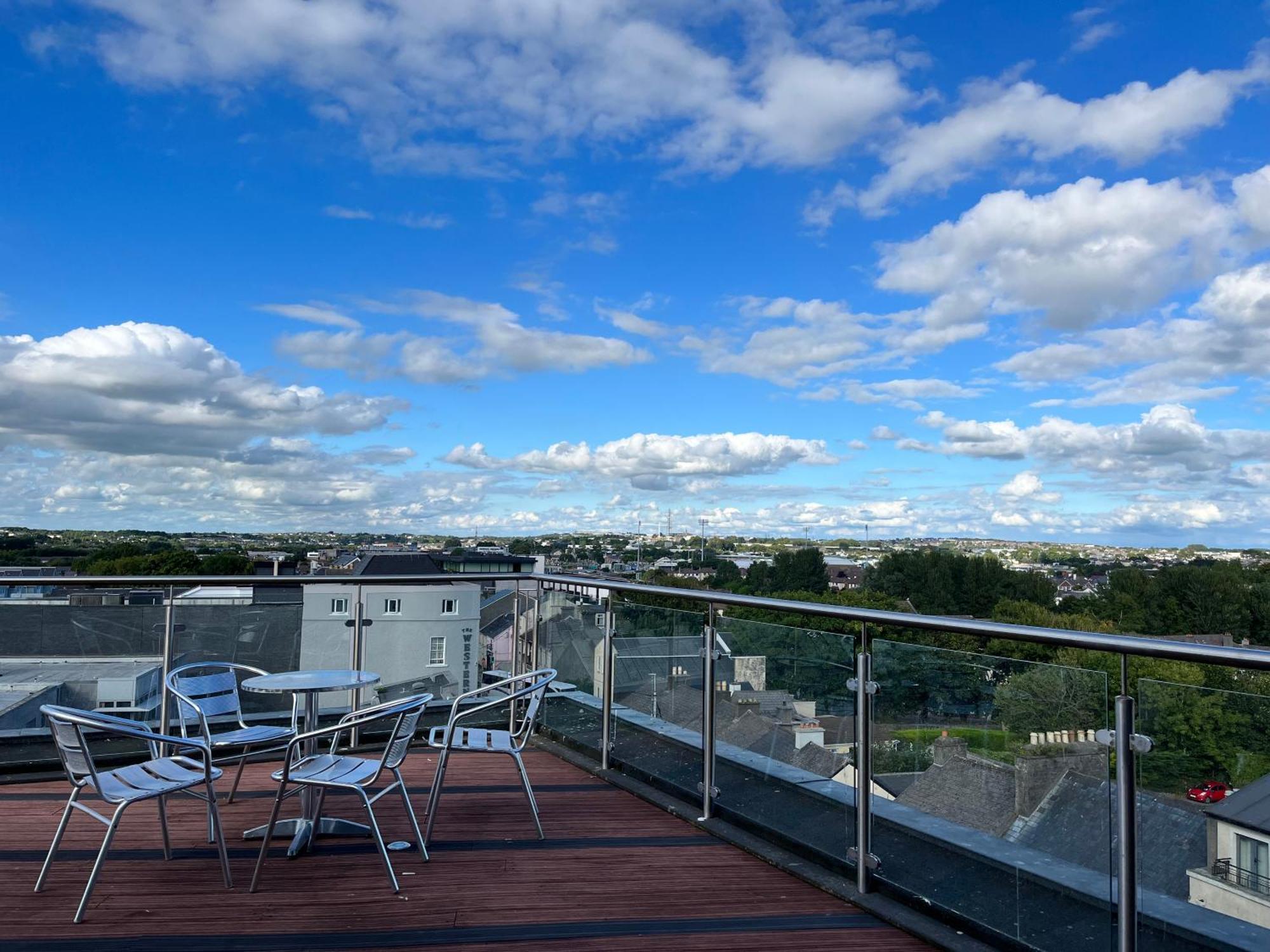 The Western Citypoint Apartments Galway Ngoại thất bức ảnh